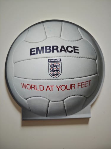 Embrace world your feet - embrace,