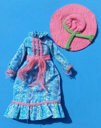 Vintage 1971 world love - vintage, of